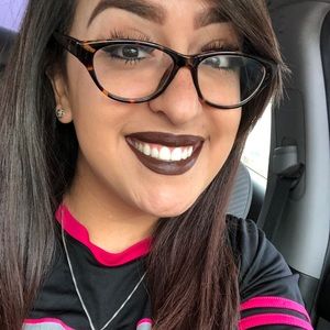 Meet your Posher, Angelica